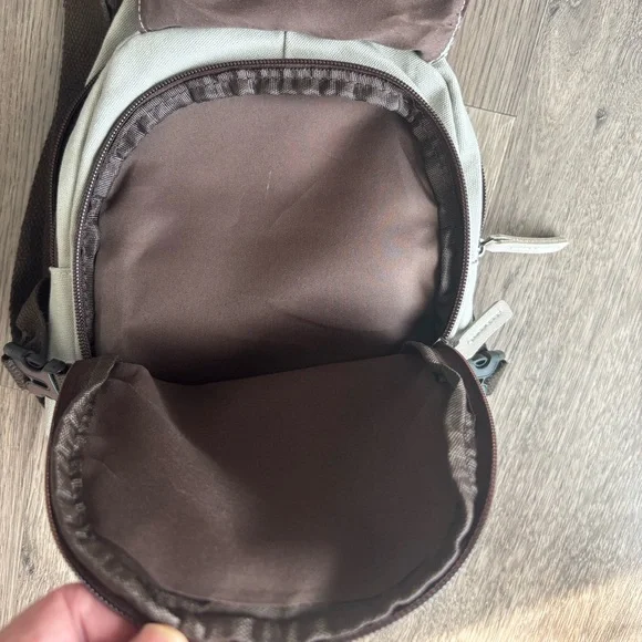 My Neighbor Totoro Sling Bag (unisex) - Picture 5 of 6